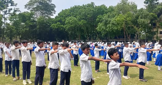 প্রাত্যহিক সমাবেশের স্থির চিত্র।